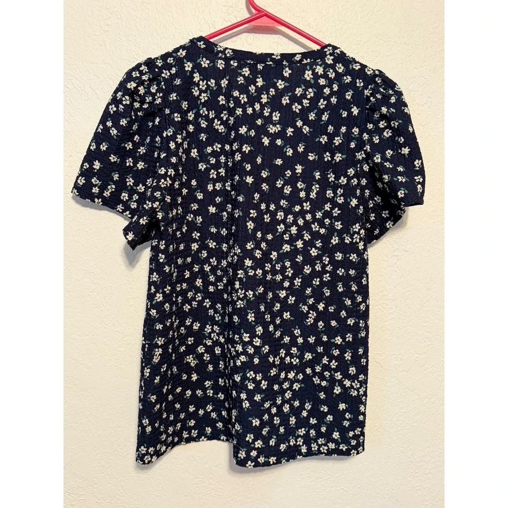 LOFT Ann Taylor Navy Blue Floral V-Neck Short Sleeve Textured Blouse Top Small